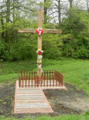 Krzyż powstańczy przy ulicy Letniej