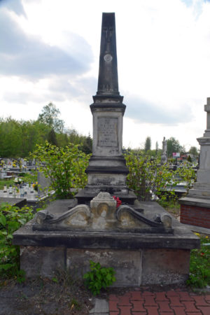 Grób Józefa Sołtyska przed renowacją