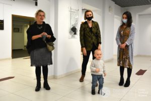 2021.12.01 DG - Galeria PKZ. "Sekrety Światła - Światłocienie" - wystawa prac studentów i pedagogów pracowni Witrażu i Szkła Artystycznego Instytutu Sztuk Plastycznych Uniwersytetu Śląskiego w Cieszynie. FOTO: Dariusz Nowak (nddg)