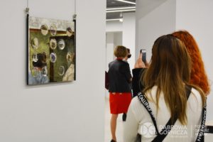 2021.12.01 DG - Galeria PKZ. "Sekrety Światła - Światłocienie" - wystawa prac studentów i pedagogów pracowni Witrażu i Szkła Artystycznego Instytutu Sztuk Plastycznych Uniwersytetu Śląskiego w Cieszynie. FOTO: Dariusz Nowak (nddg)