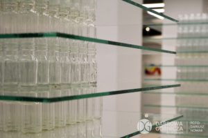 2021.12.01 DG - Galeria PKZ. "Sekrety Światła - Światłocienie" - wystawa prac studentów i pedagogów pracowni Witrażu i Szkła Artystycznego Instytutu Sztuk Plastycznych Uniwersytetu Śląskiego w Cieszynie. FOTO: Dariusz Nowak (nddg)