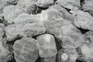 2021.12.01 DG - Galeria PKZ. "Sekrety Światła - Światłocienie" - wystawa prac studentów i pedagogów pracowni Witrażu i Szkła Artystycznego Instytutu Sztuk Plastycznych Uniwersytetu Śląskiego w Cieszynie. FOTO: Dariusz Nowak (nddg)
