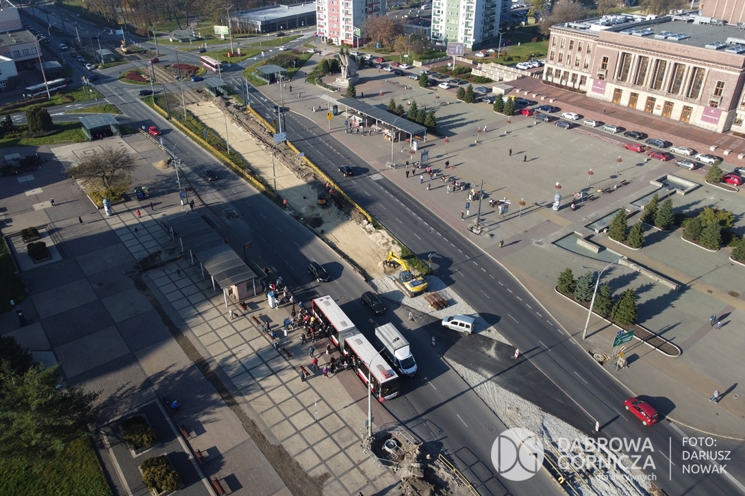 2022.11.14 DG - Centrum / Reden / Gołonóg. Prace przy modernizacji torowiska tramwajowego w głównym ciągu dąbrowskich ulic. FOTO: Dariusz Nowak (nddg)